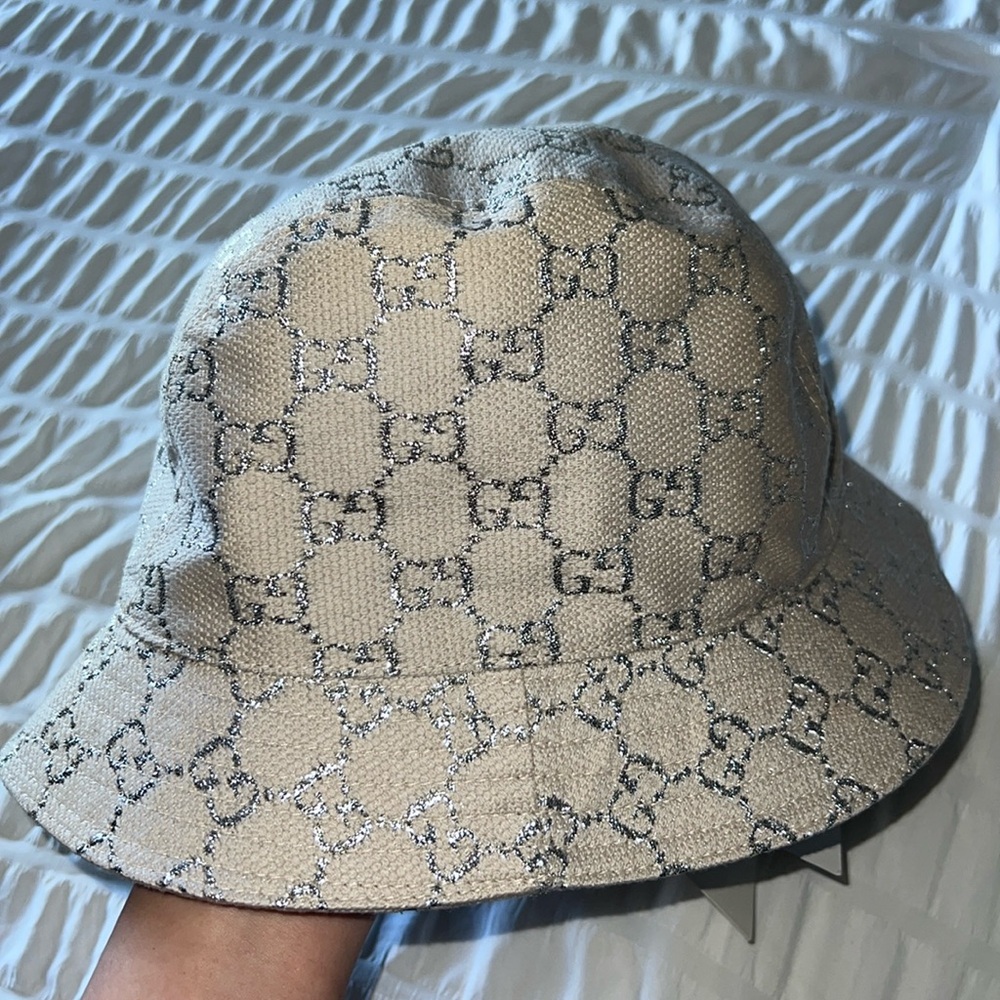 *BRAND NEW TAGS ATTACHED* Gucci Bucket Hat
